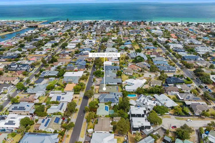 Second view of Homely house listing, 25 Ilma Grove, Bonbeach VIC 3196