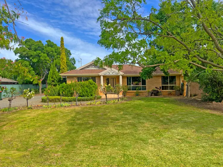 10 Jacaranda Street, Forbes NSW 2871
