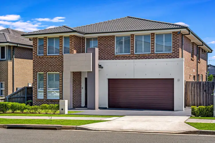 73 Rowe Drive, Potts Hill NSW 2143