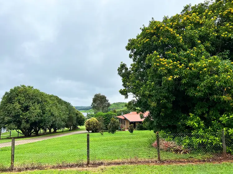 1-3 Bluewater Drive, Tinaroo QLD 4872