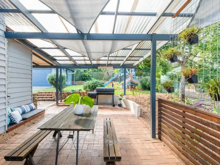 24 Binya Street, Holland Park QLD 4121