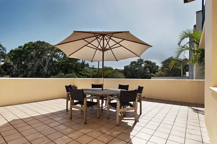 Unit 2/9 Rooke Street, Dicky Beach QLD 4551