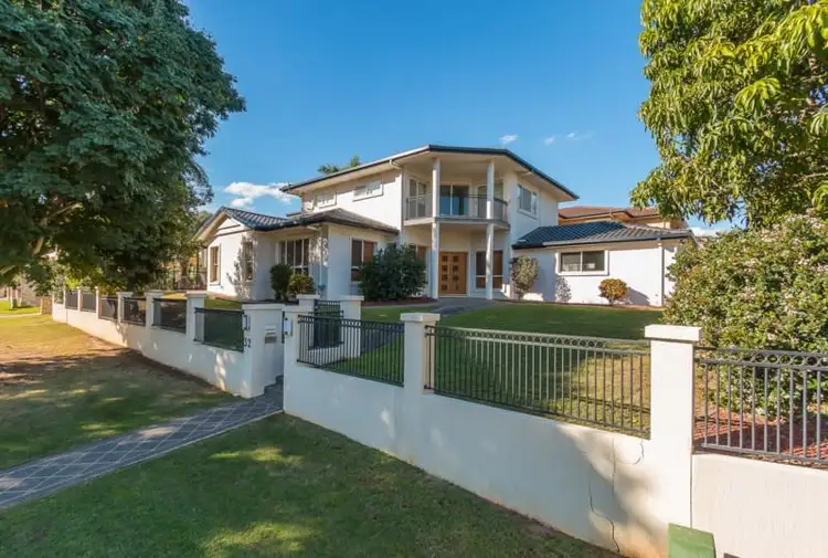 32 Sunset Place, Carindale QLD 4152