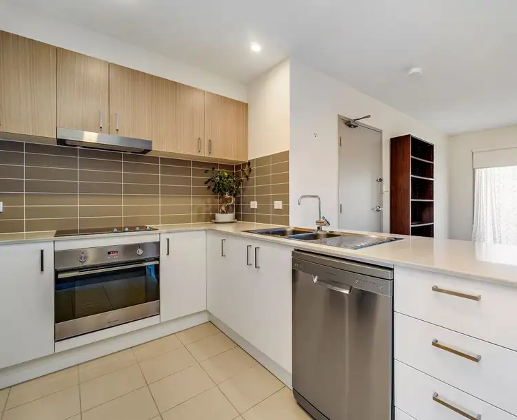 6/41 Clare Burton Crescent, Franklin ACT 2913