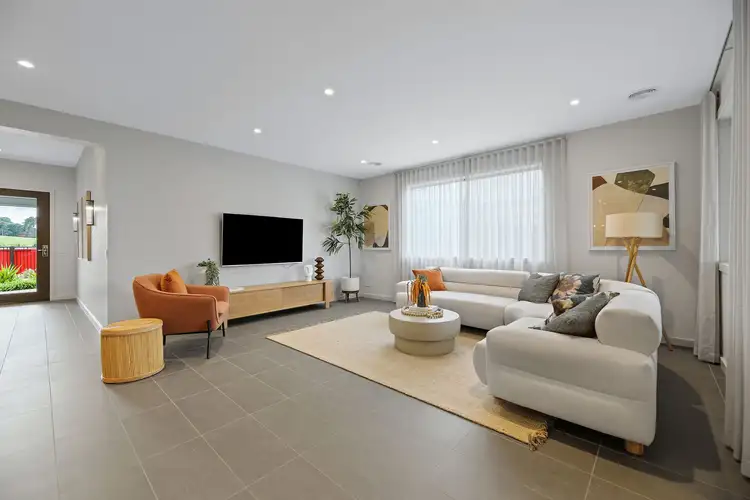 Fifth view of Homely house listing, 2 King Parrot Boulevard, Drouin VIC 3818