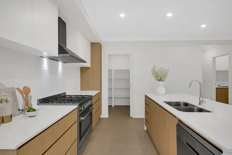 Fifth view of Homely house listing, 16 Asplin Circuit, Mernda VIC 3754