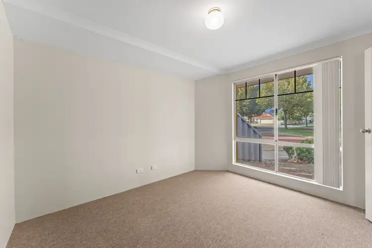 Sixth view of Homely house listing, 2 Laredo Bend, Port Kennedy WA 6172