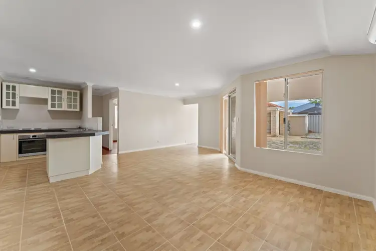 Seventh view of Homely house listing, 2 Laredo Bend, Port Kennedy WA 6172