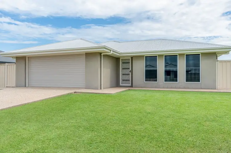 7 Singleton Court, Emerald QLD 4720