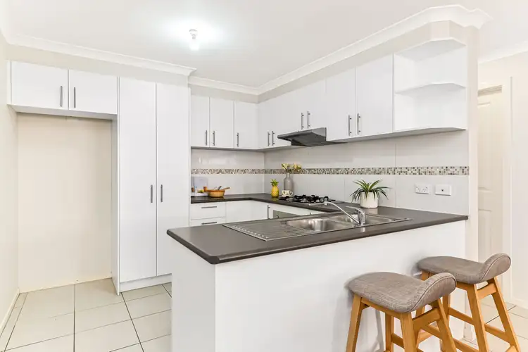 Sixth view of Homely unit listing, 4/4 Bay Laurel Close, Lynbrook VIC 3975