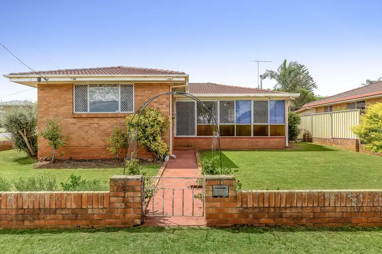 33 Fitzpatrick Street, Wilsonton QLD 4350