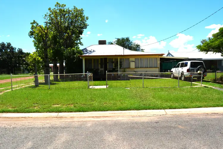11 Rose Street, Blackall QLD 4472