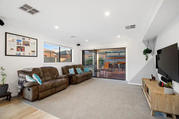 Fifth view of Homely house listing, 10 Inglewood Drive, Werribee VIC 3030
