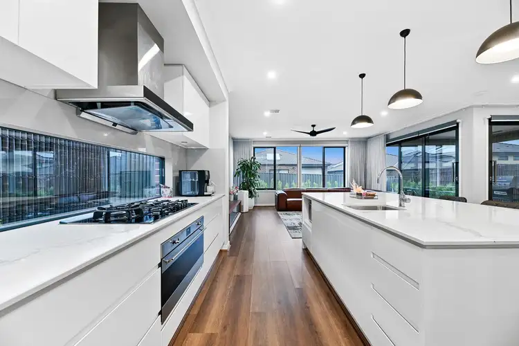Sixth view of Homely house listing, 25 Excalibur Street, Berwick VIC 3806