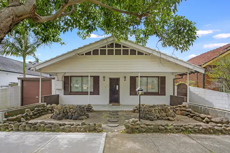 16 Hillview Street, Roselands NSW 2196
