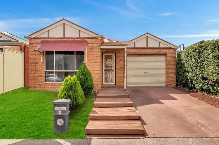 14 Hinchinbrook Close, Caroline Springs VIC 3023