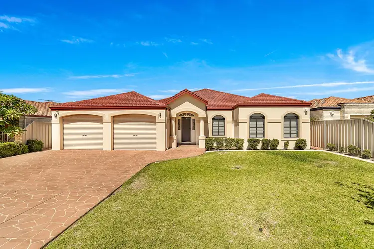 7 Lorikeet Court, Stirling WA 6021