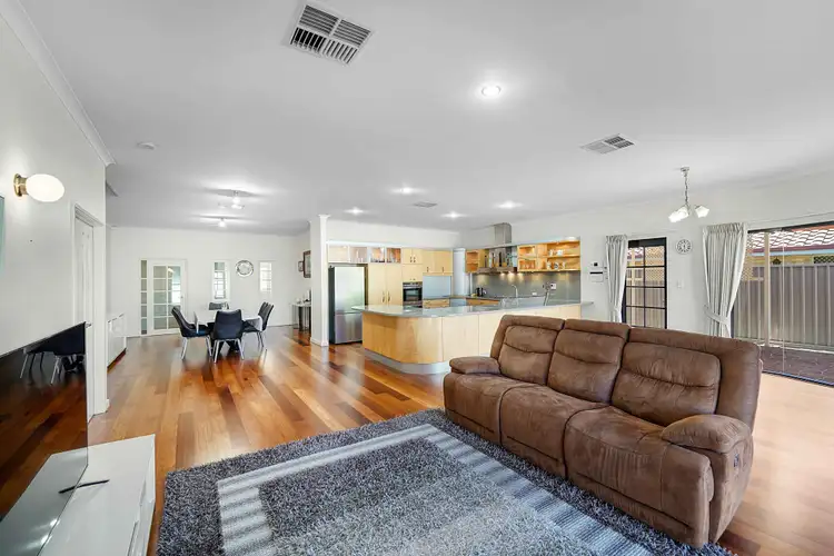 Fifth view of Homely house listing, 7 Lorikeet Court, Stirling WA 6021