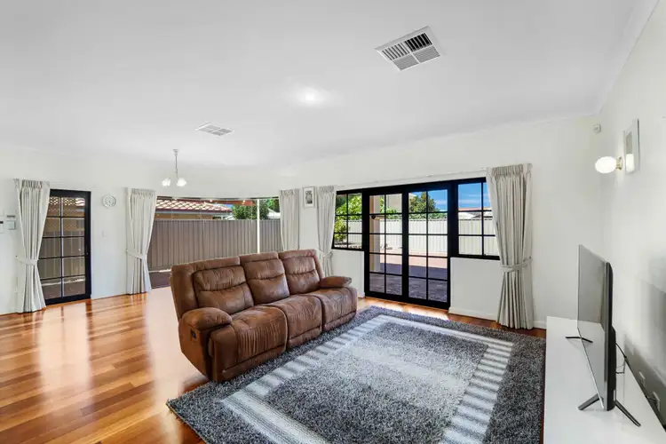 Sixth view of Homely house listing, 7 Lorikeet Court, Stirling WA 6021