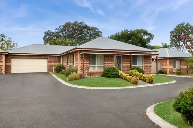 Main view of Homely unit listing, 8/128 Barry Street, Romsey VIC 3434