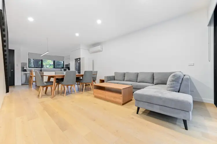 8/27 Finch Street, Notting Hill VIC 3168