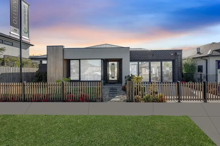 18 Grovedon Circuit, Donnybrook VIC 3064