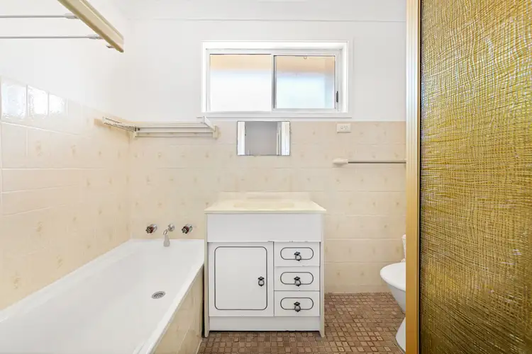 Sixth view of Homely villa listing, 4/3 Alexandra Street, Budgewoi NSW 2262