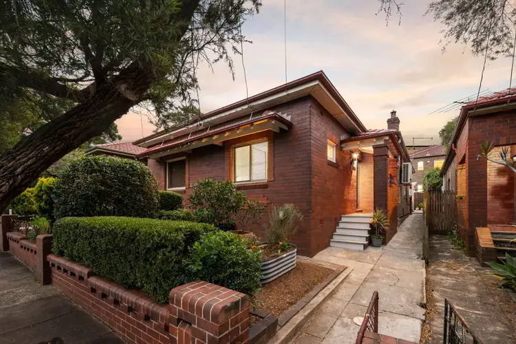 9 Jocelyn Avenue, Marrickville NSW 2204