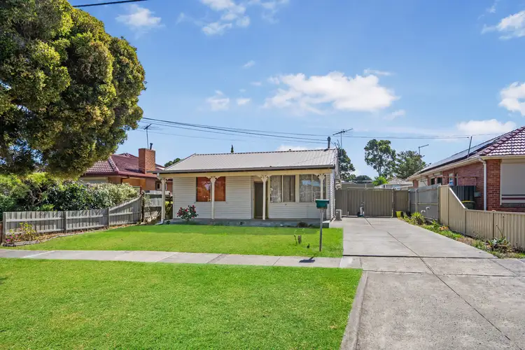 35 Errington Road, St Albans VIC 3021