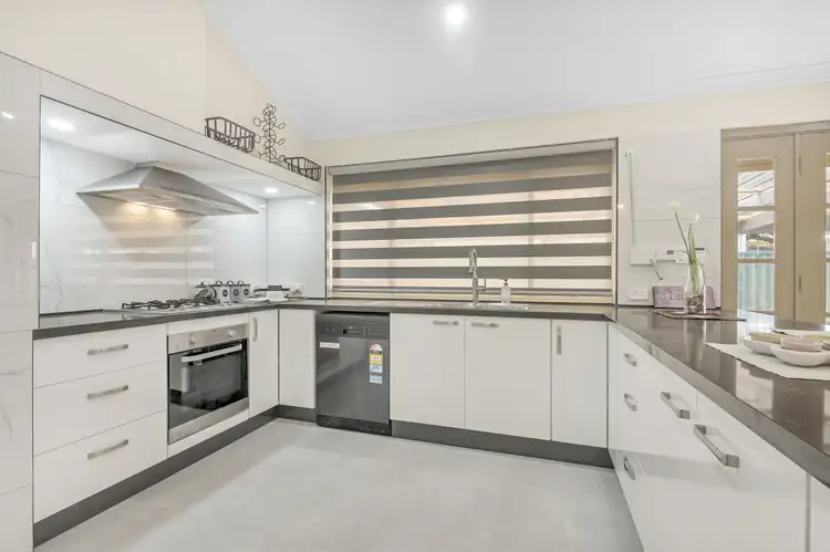 7 Reveley Close, Seville Grove WA 6112