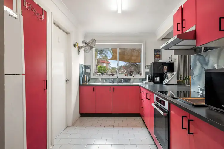 Second view of Homely house listing, 10/8 Wickfield Circuit, Ambarvale NSW 2560