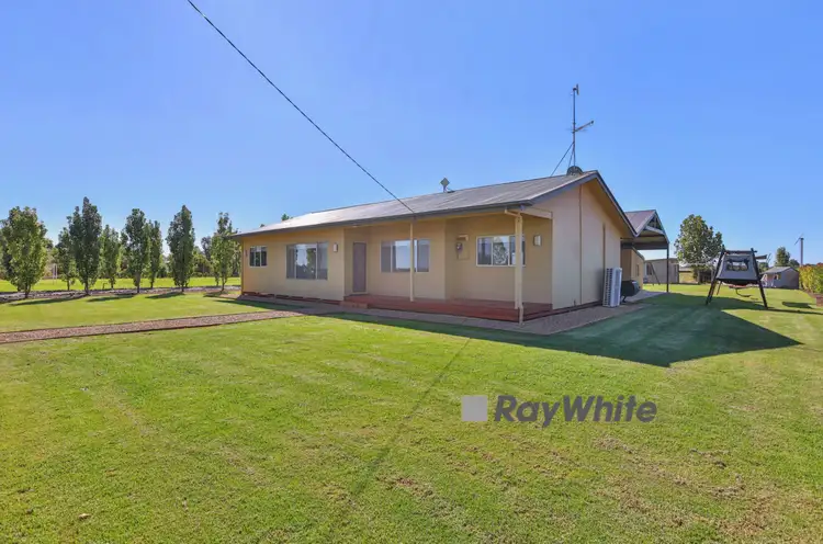 52 Seventh Street Extension, Birdwoodton VIC 3505