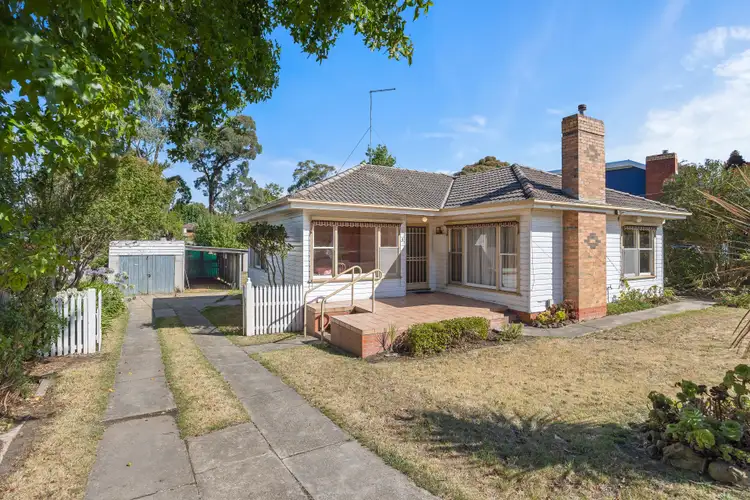 3 Heather Avenue, Mount Clear VIC 3350