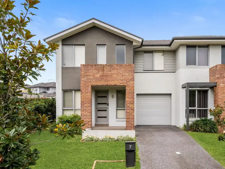 7 Morley Place, Glenfield NSW 2167
