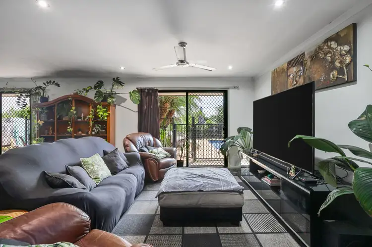 Sixth view of Homely house listing, 10 Morgan Place, Emerald QLD 4720
