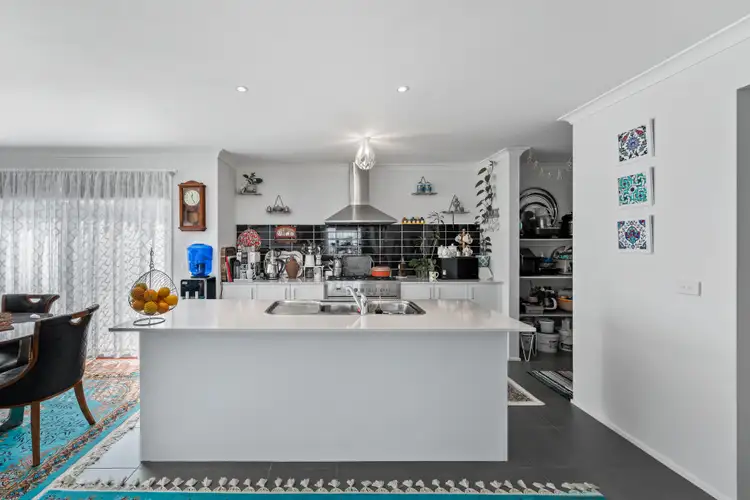Sixth view of Homely house listing, 128 Allumba Way, Wollert VIC 3750