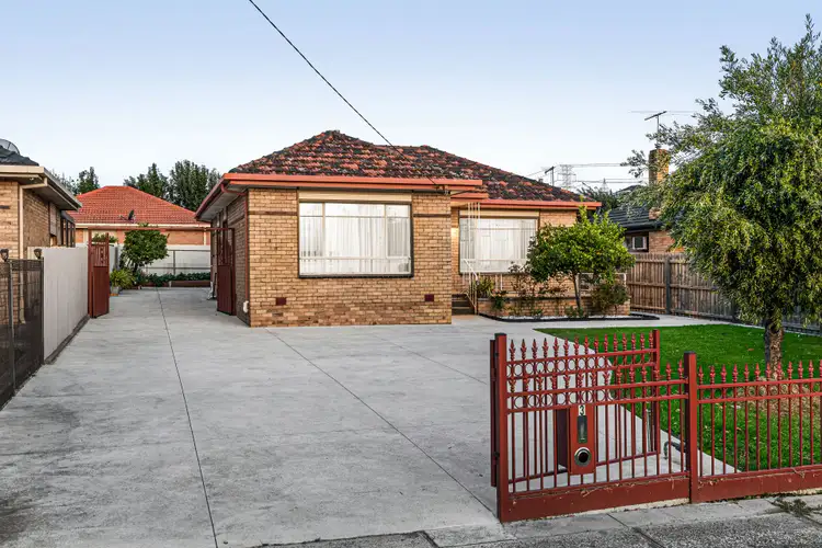 Second view of Homely house listing, 3 Janice Court, Fawkner VIC 3060