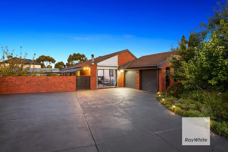 4 Gretal Court, Taylors Lakes VIC 3038