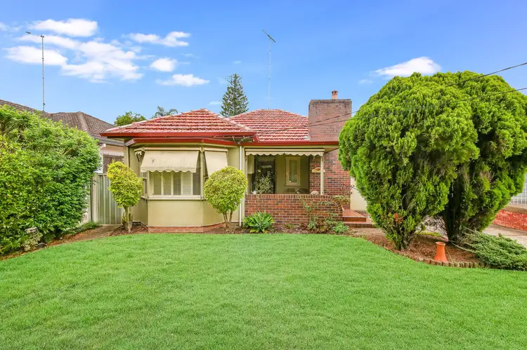 27 Morotai Avenue, Riverwood NSW 2210