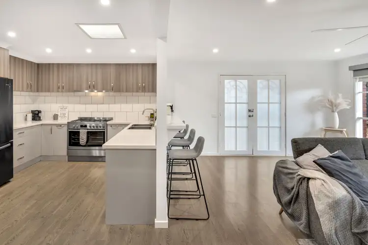 1/16 Manningtree Parade, Craigieburn VIC 3064