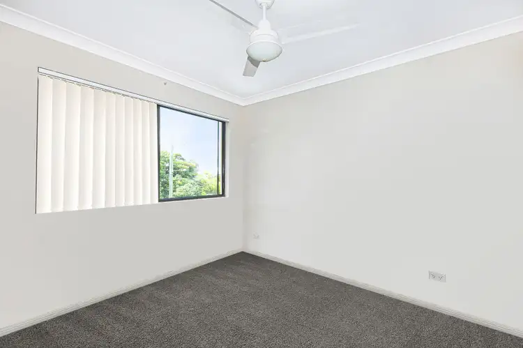Sixth view of Homely unit listing, 21/4-8 Omeo Street, Macgregor QLD 4109