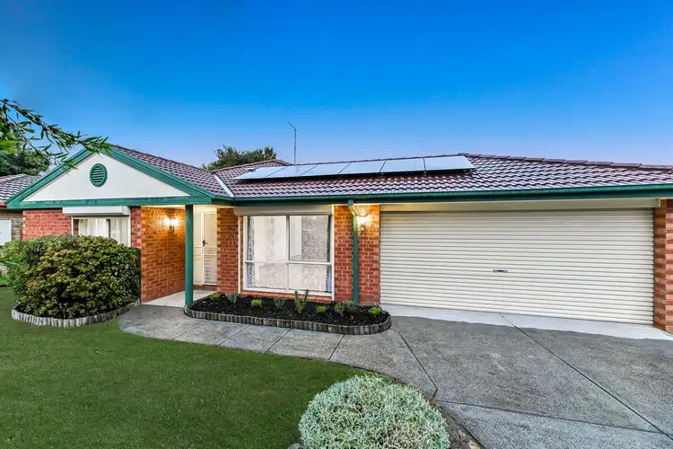 32 Sharpe Court, Berwick VIC 3806