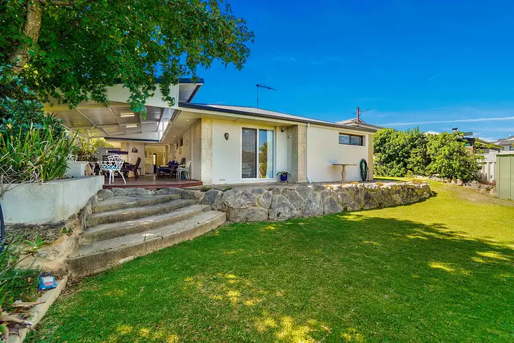 15 Sillmon Way, Duncraig WA 6023