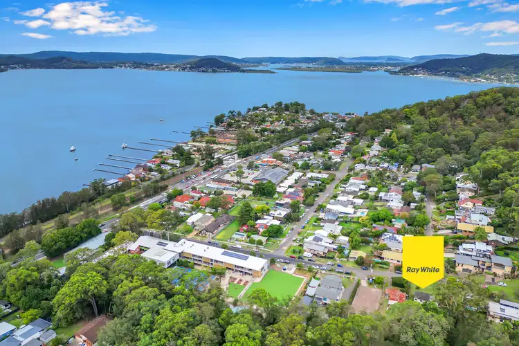 29 Takari Avenue, Point Clare NSW 2250