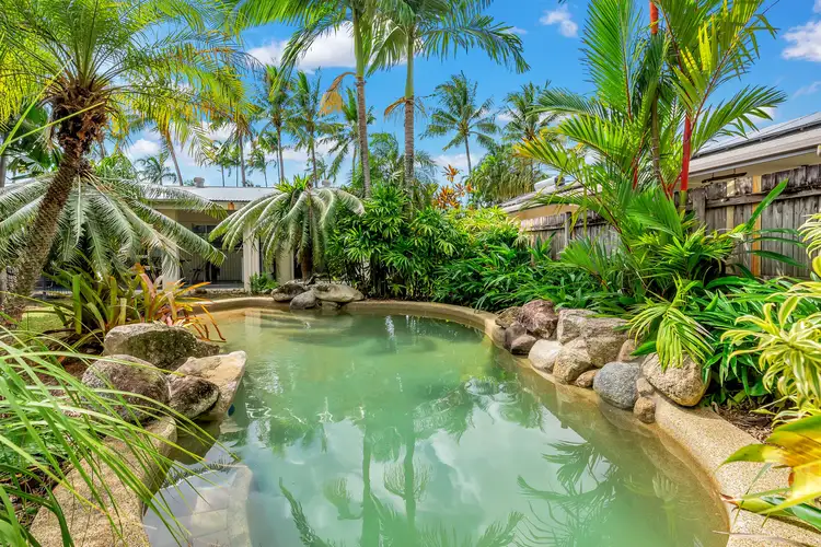 11 Thais Street, Palm Cove QLD 4879