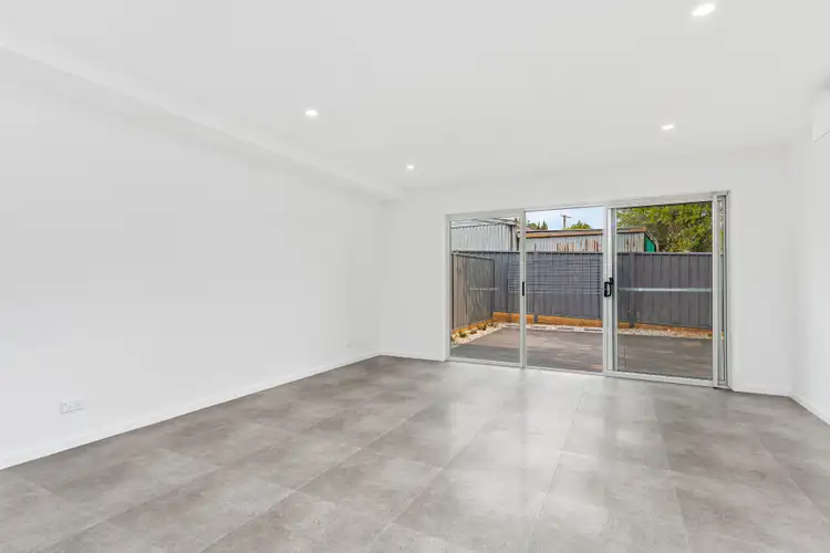 Third view of Homely townhouse listing, 6/6 Hopetoun Lane, Oak Flats NSW 2529