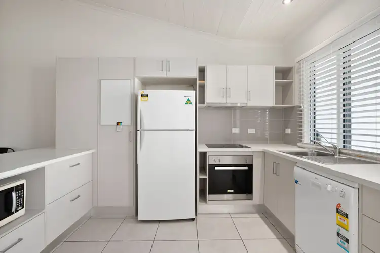 Fourth view of Homely villa listing, 16/55a Gray Street, Emerald QLD 4720