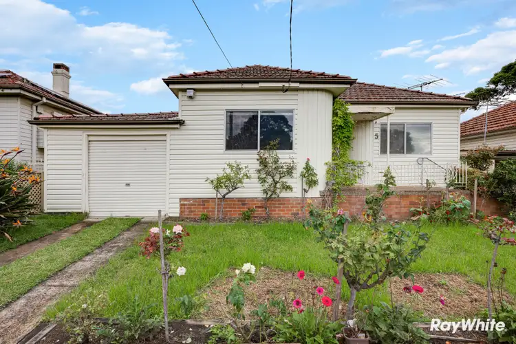 5 Lonard Avenue, Wiley Park NSW 2195