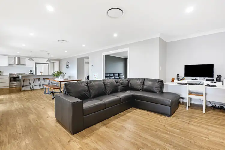 Sixth view of Homely house listing, 92 Verdelho Drive, Tamworth NSW 2340