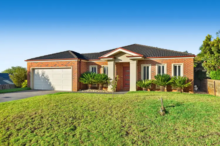 35 Riversdale Crescent, Darley VIC 3340